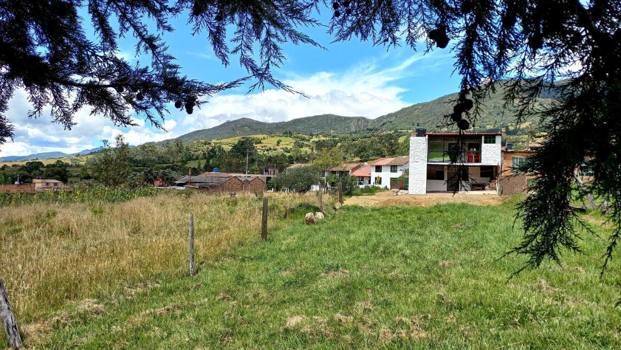 Hospedaje Y Camping Del Rio モングイ エクステリア 写真